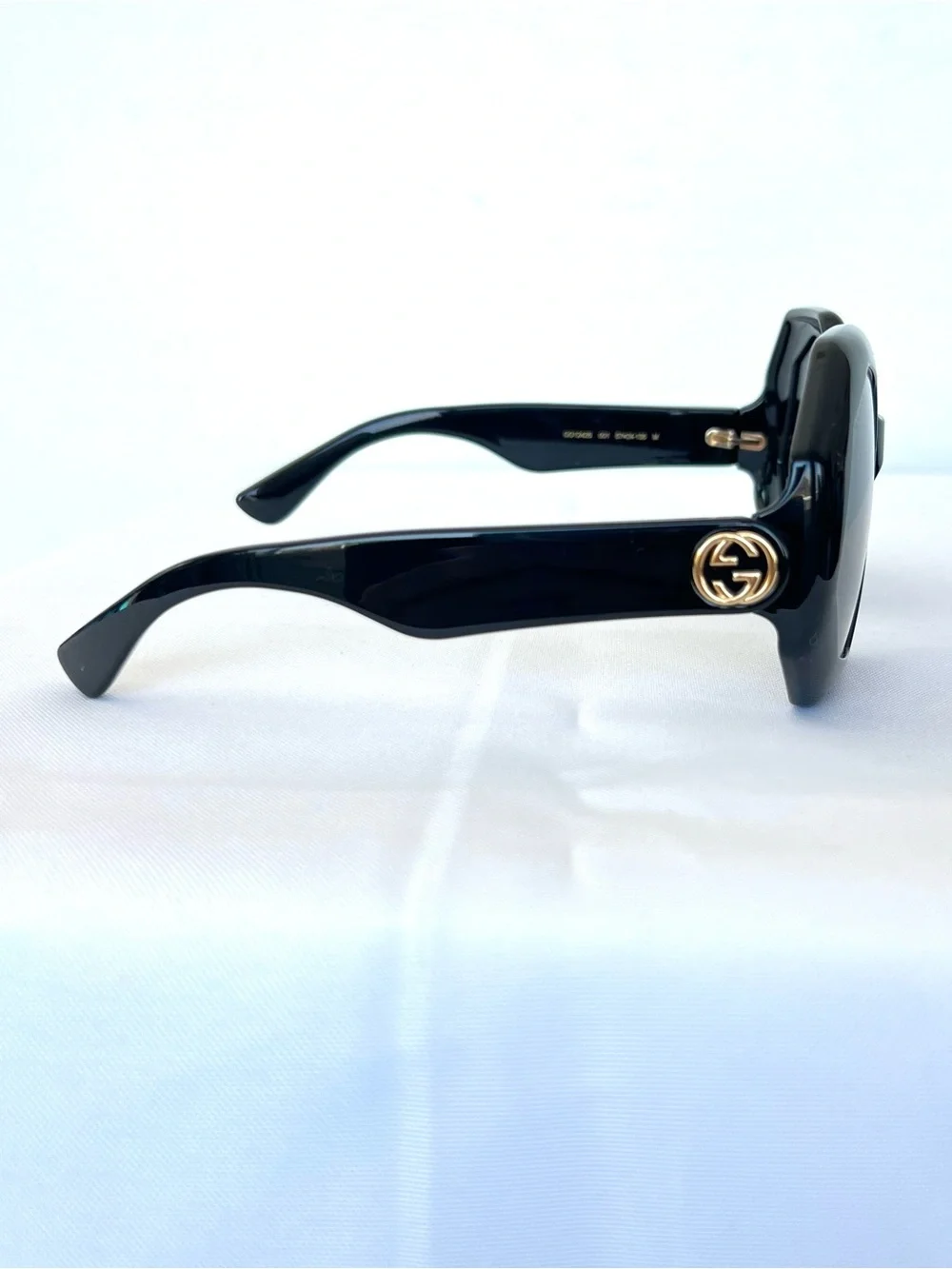 GUCCI Italy NEW GG1242S Geometric Black Lens Black Frame Gold Logo Sunglasses